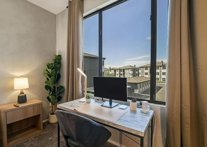 Apartment Ascent 2010 Cozy 2br I 2ba Retreat - Pool - Gym - Free Parking *