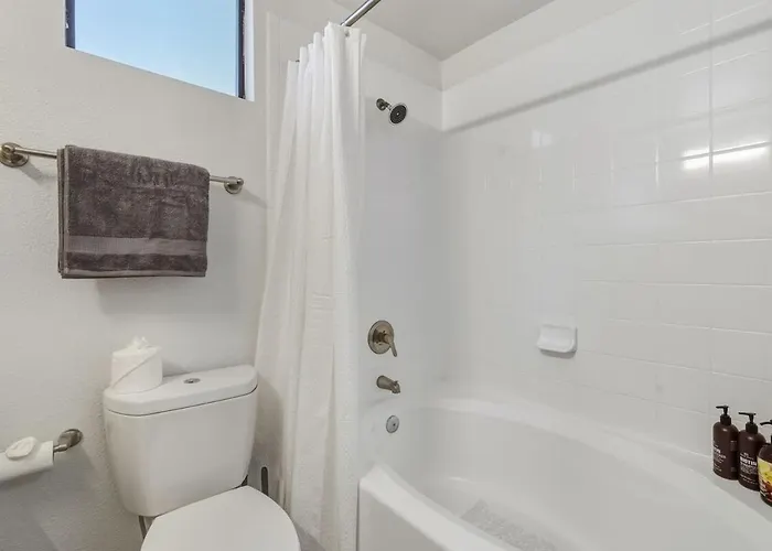 Apartment Ascent 2010 Cozy 2br I 2ba Retreat - Pool - Gym - Free Parking
