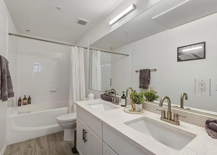 Ascent 2010 Cozy 2br I 2ba Retreat - Pool - Gym - Free Parking Scottsdale